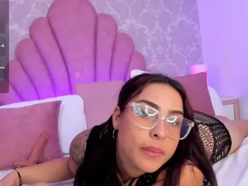 Nude Webcam with MarianaMeier - Bongacams