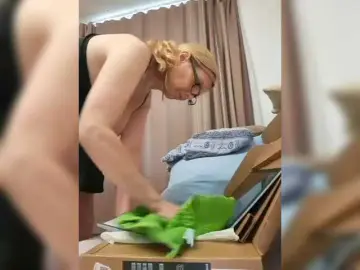 Best Webcam with ShiningMILF - Bongacams