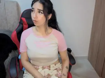 Adult Webcam with MaloryTay11 - Bongacams