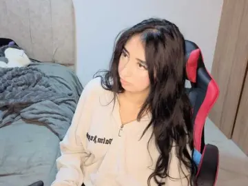 Free Live Porn with MaloryTay11 - Bongacams