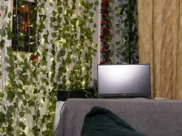 Free Porn Cam with NaughtYHomemadE - Bongacams