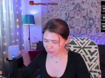 Best live sex cam show with MyLittlegi - Bongacams