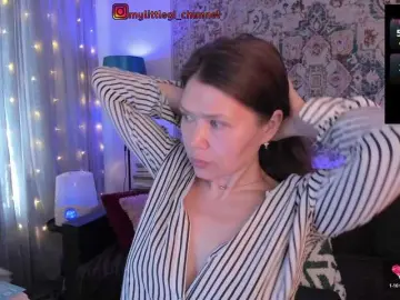 Nude Webcam with MyLittlegi - Bongacams