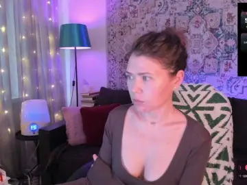 Best live sex cam show with MyLittlegi - Bongacams