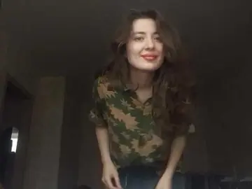 Watch Live Sex Cams with SuzetteTrapeni - Bongacams