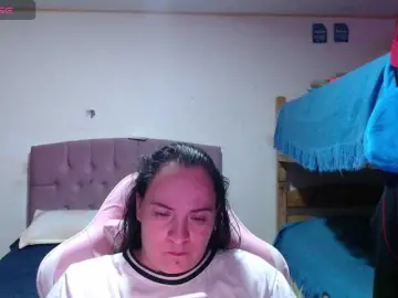 Live Sex Cam with miaabrownn2 - Bongacams