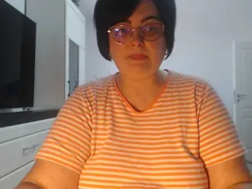 Free Live Porn with Emyllywhite - Bongacams