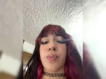 Adult Webcams with Valen2you - Bongacams