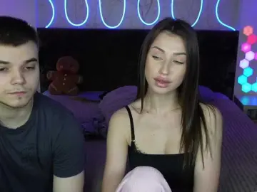 Free Live Porn with VikkiAndGeorge - Bongacams