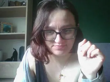 Watch Live Sex Cams with sensualParis - Bongacams