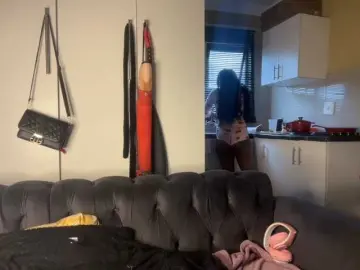 Live Sex Cam with SexyBaddie - Bongacams