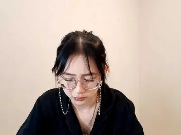 Nude Webcam with MyrleHenggeler - Bongacams