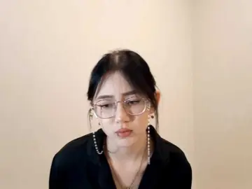 Adult Webcams with MyrleHenggeler - Bongacams