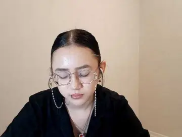 Sex Chat with MyrleHenggeler - Bongacams