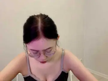 Best live sex cam show with MyrleHenggeler - Bongacams