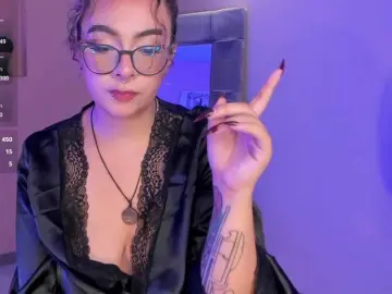 Live Sex with LoiseHarper - Bongacams