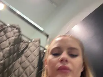 Live Sex Cam with PrettyKatea - Bongacams