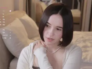 Live Porn with -FemaleEssence- - Bongacams