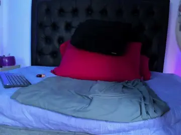 Best live sex cam show with ScarletHiit - Bongacams