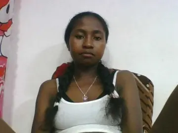 Adult Webcams with Marinah1a - Bongacams