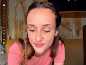 Sex Cam with LudivinaCarrilo - Bongacams