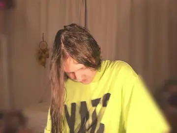 Sex Chat with Cute-Lolly - Bongacams