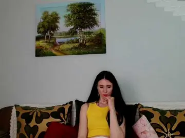 Watch Live Sex Cams with MilfLunna - Bongacams