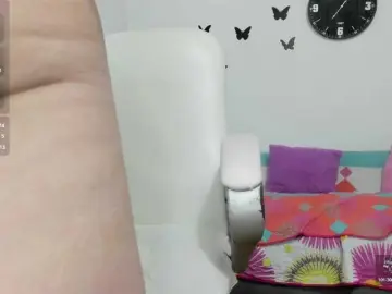 Best Webcam with Evil-neighbor - Bongacams