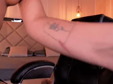 Live Sex with KayraLanne - Bongacams