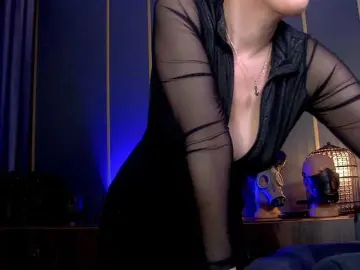 Watch Live Sex Cams with KellyKent - Bongacams