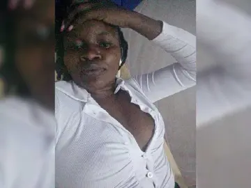 Watch Live Sex Cams with PearlAlis - Bongacams