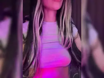 Adult Webcam with LeCriss - Bongacams