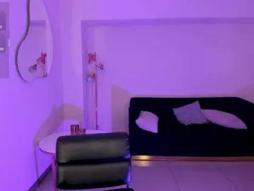 Free Live Porn with MilaLawrence - Bongacams