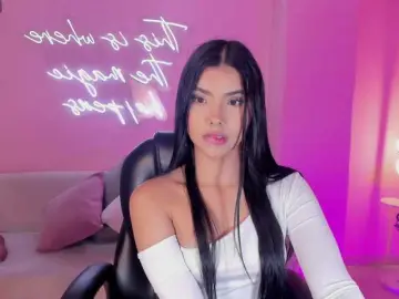 Live Sex Cam with MiaLaurence - Bongacams