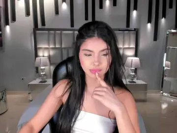 Live Sex with MiaLaurence - Bongacams