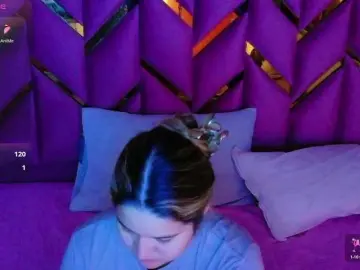 Live Sex Cam with collegepawglovedaddy - Bongacams