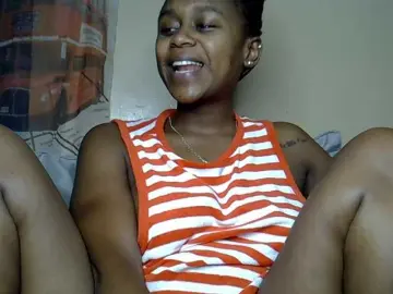 Adult Webcam with MDIVAH - Bongacams