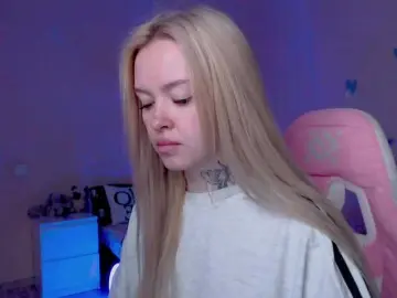 Nude Webcam with NaughtyMable - Bongacams