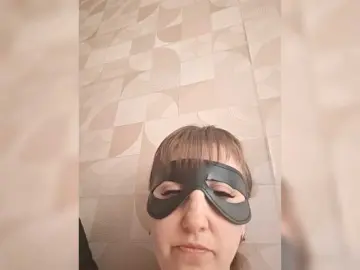 Live Sex with Famylibot - Bongacams