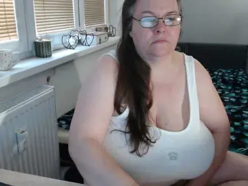 Live Porn with Bessy123 - Bongacams