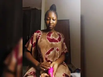 Private Sex Chat with KittyKissess - Bongacams