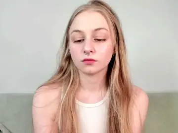 Adult Webcam with MiaMeowa - Bongacams