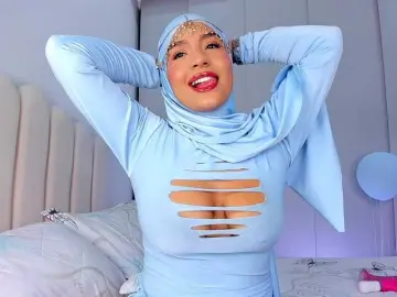 Watch Live Sex Cams with Amira-zahra - Bongacams