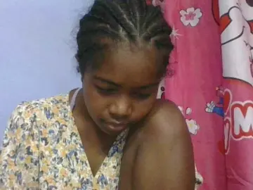 Watch Live Sex Cams with Phaniah1a - Bongacams