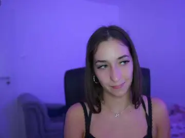 Adult Webcams with Crystalbrunette18 - Bongacams