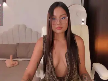 Watch Live Sex Cams with AmberLewis - Bongacams