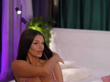 Live Sex Cam with JessyKisss - Bongacams
