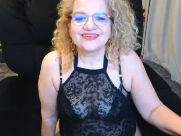 Live Sex Cam with maggiemilff68 - Bongacams