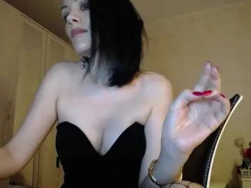 Best live sex cam show with DominatriS - Bongacams