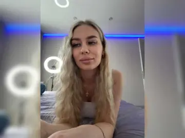 Live Sex Cam with Lovensesgirl - Bongacams